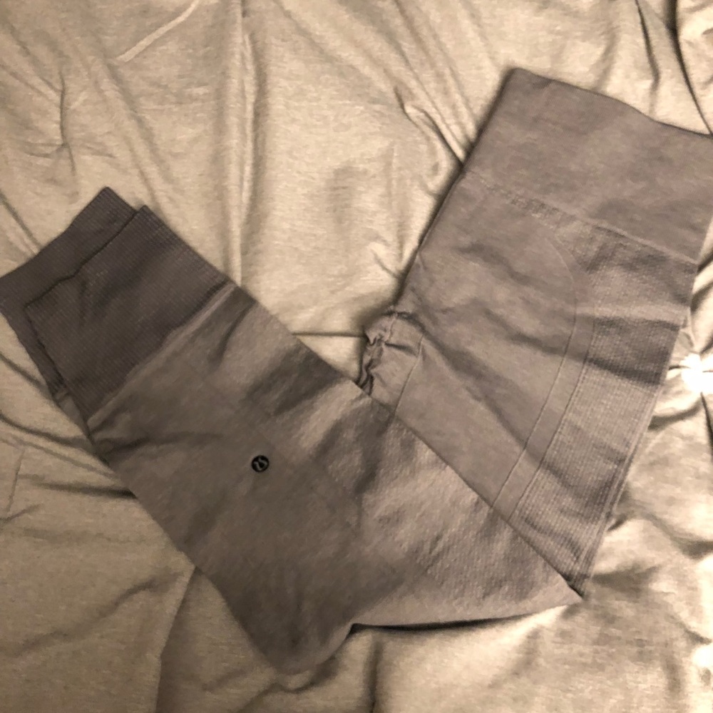 Lululemon yoga pants